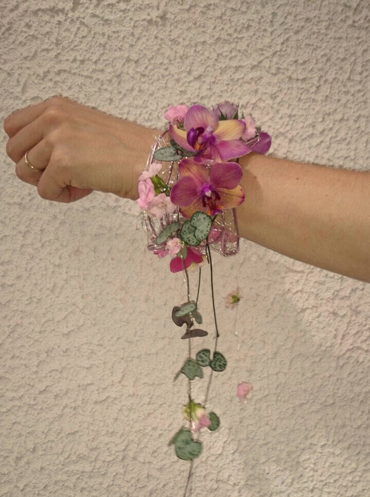 Floraler Armschmuck für Braut oder Brautjungfern