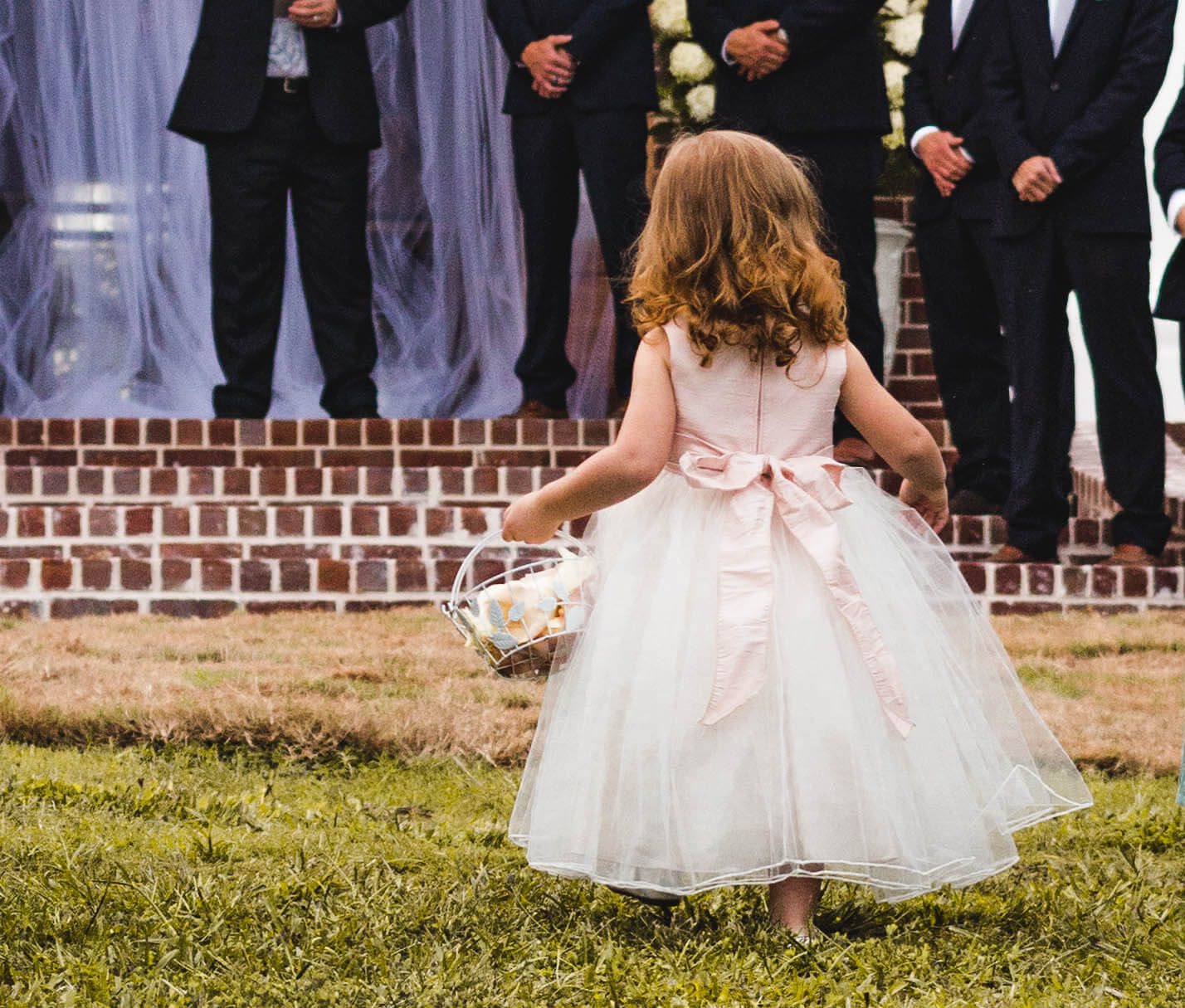 Blumenmädchen bei einer Hochzeit